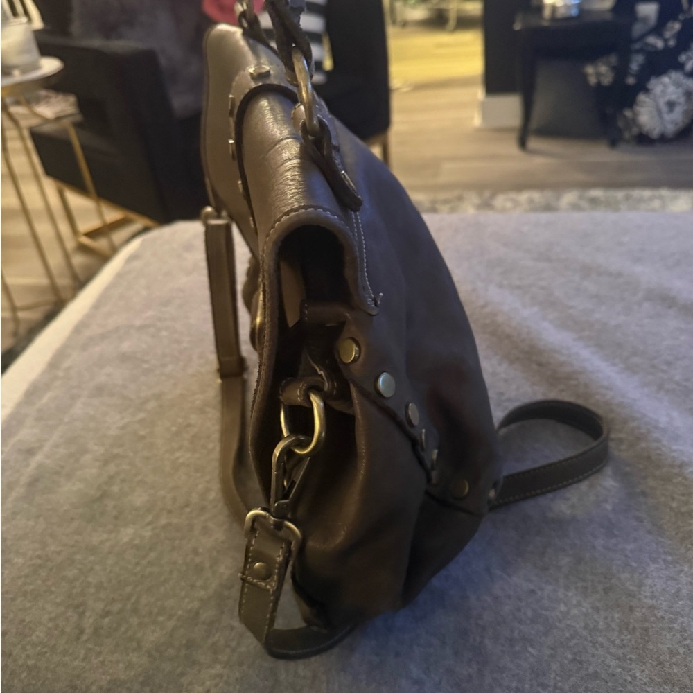 Gorgeous Handmade Olive Green Leather Shoulder Bag. Luxurious, Trendy, Stunning! - Picture 7 of 13